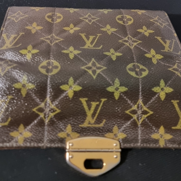 EUC Louis Vuitton Tivoli Monogram wallet - Picture 11 of 13